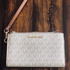 Michael Kors Jet Set travel double zip wristlet wallet